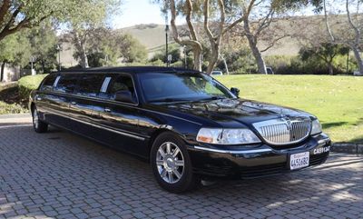 Black stretch limousine for Hollister limo service by Limo Scene